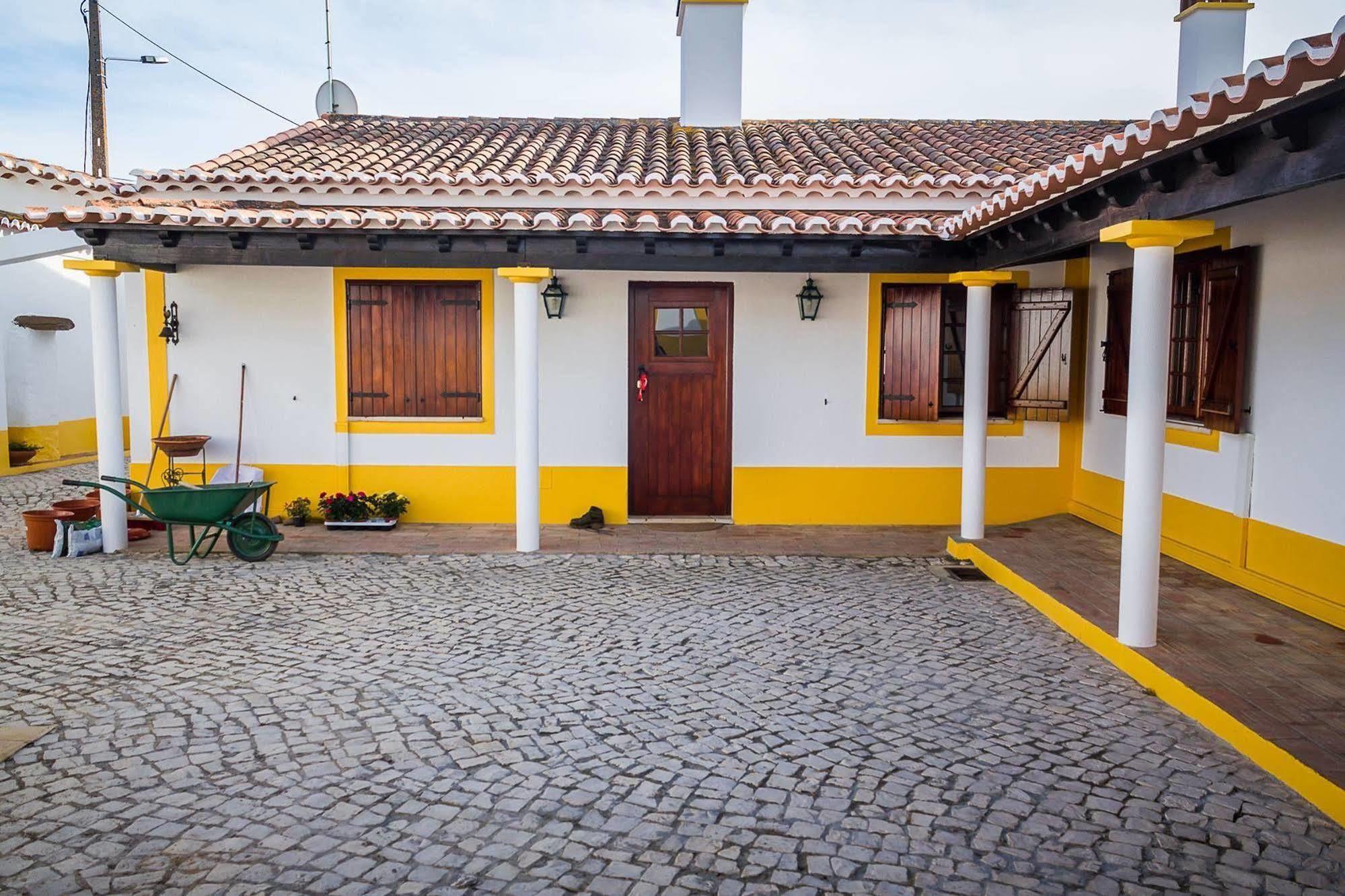 Agro-Turismo Do Roxo Guest House Ervidel Екстериор снимка